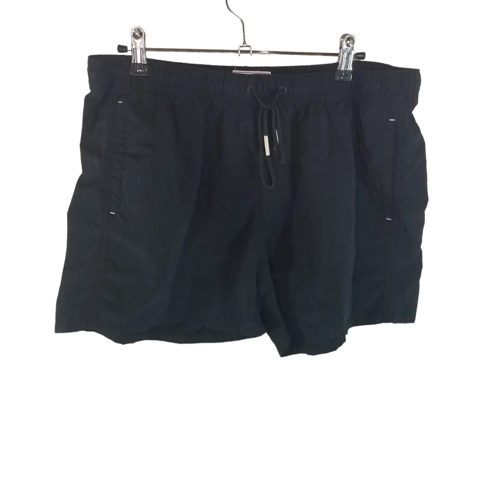 Vineyard Vines navy blue swim trunks shorts